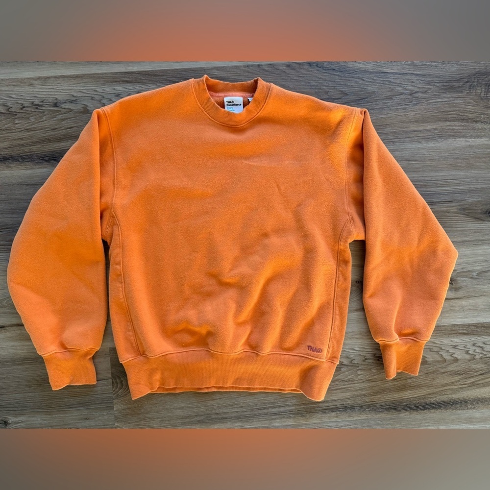 TNA Aritzia Vibrant Orange Fleece Pullover Crewneck Sweatshirt Size Medium - Picture 2 of 7